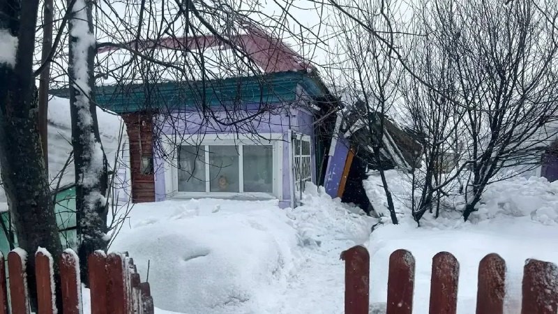 СХОД СНЕГА С КРЫШИ: опасность, которую нельзя игнорировать