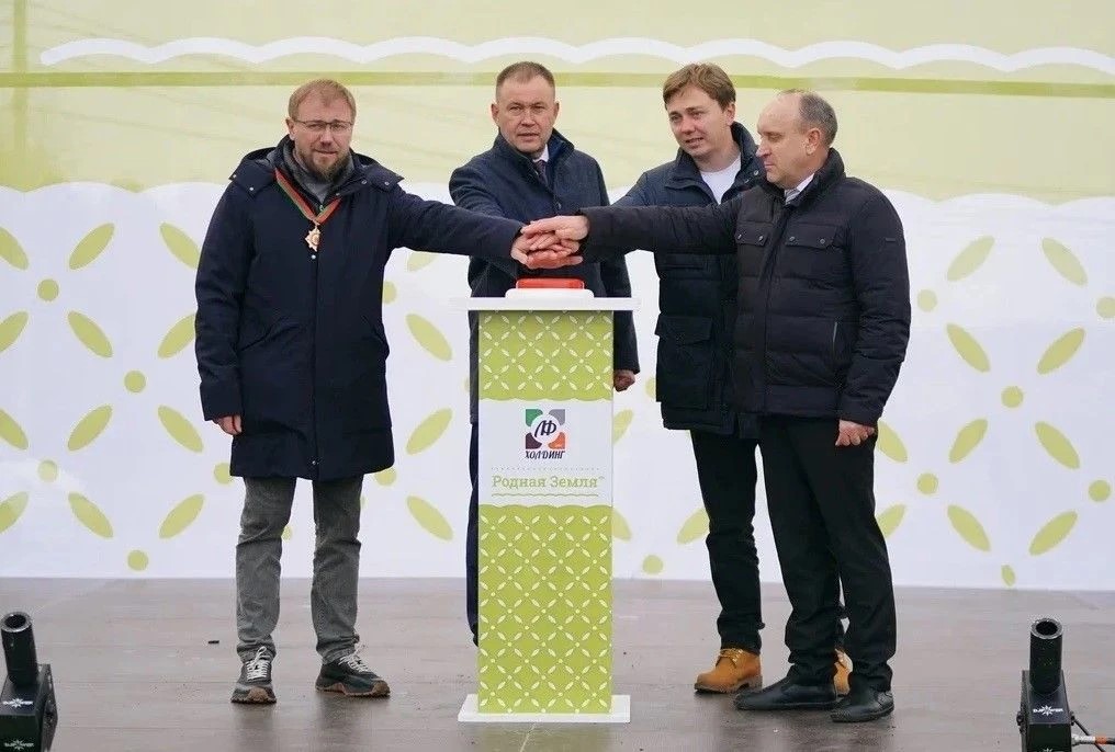 В Кузбассе запустили один из крупнейших комплексов по производству молока В Кузбассе запустили один из крупнейших комплексов по производству молока